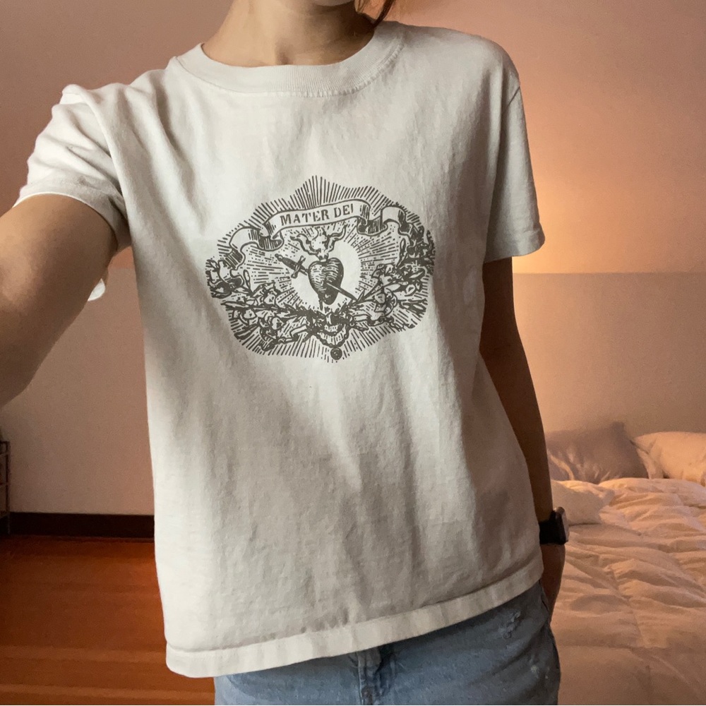 BRANDY MELVILLE Mater Dei Tee